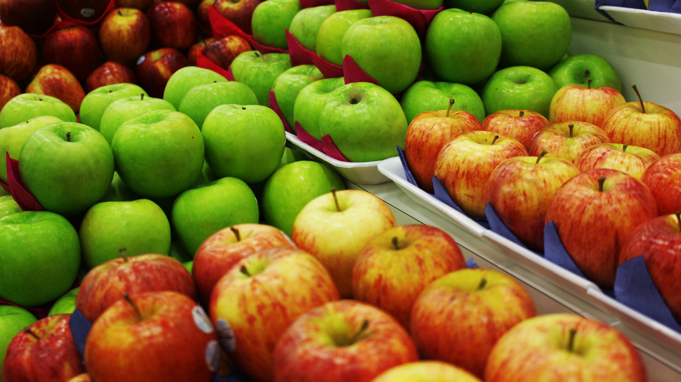        Fresh Apples